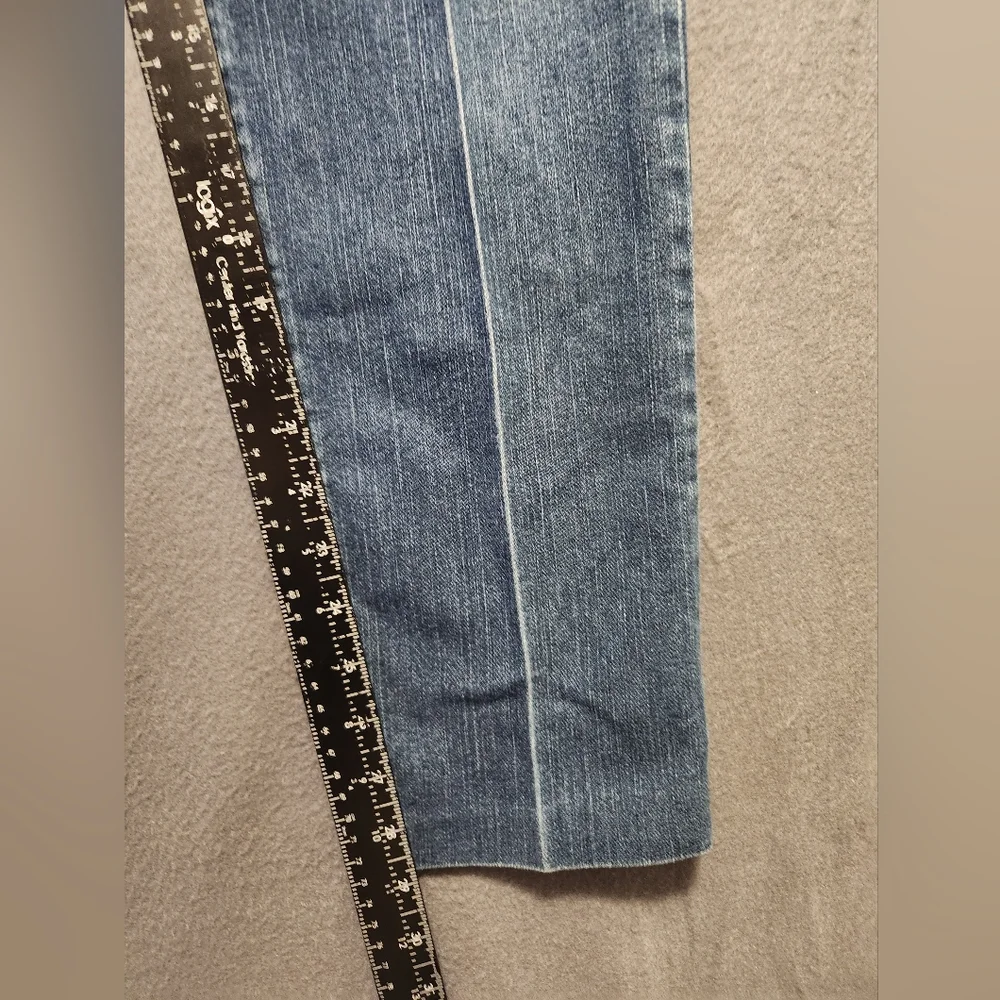 Levi Size 28x29 Blue